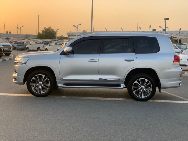 Toyota Land Cruiser 2016/5 Silver RHD Diesel AT SUV 4WD view 19