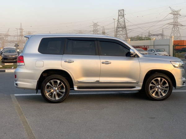 Toyota Land Cruiser 2016/5 Silver RHD Diesel AT SUV 4WD view 20