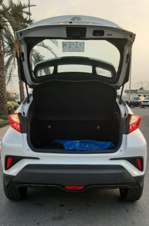Toyota C HR 2022  White LHD Electric AT SUV 2WD view 13