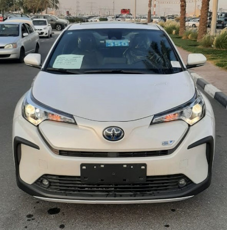 Toyota C HR 2022  White LHD Electric AT SUV 2WD view 14