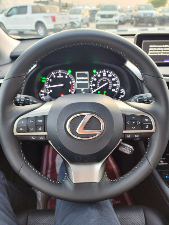 Lexus RX 350 2017/ Silver LHD Gasoline AT SUV 4WD view 4