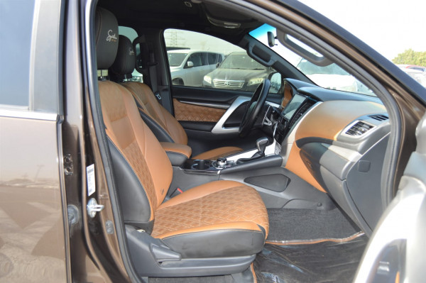 Mitsubishi Montero 2019  Brown LHD Petrol AT SUV 2WD view 4