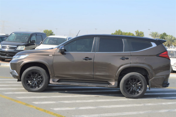 Mitsubishi Montero 2019  Brown LHD Petrol AT SUV 2WD view 12
