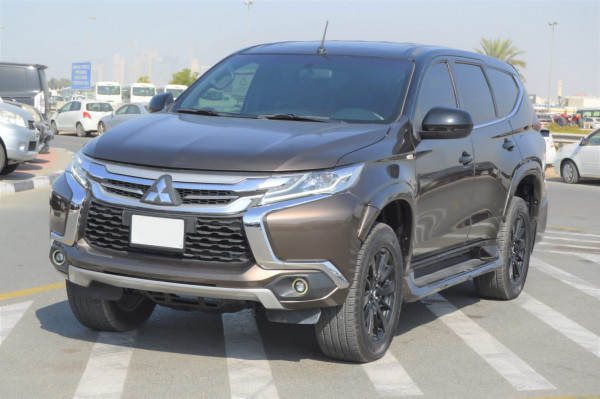 Mitsubishi Montero 2019  Brown LHD Petrol AT SUV 2WD view 14