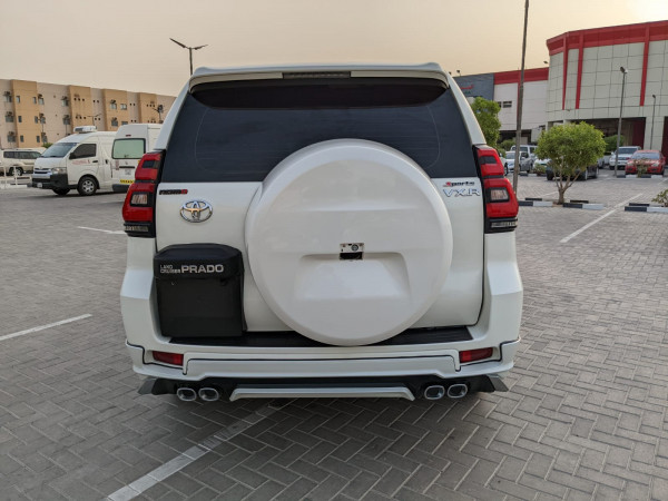 Toyota LAND CRUISER PRADO 2015  White LHD Petrol AT SUV 4WD view 4
