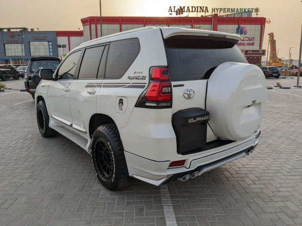 Toyota LAND CRUISER PRADO 2015  White LHD Petrol AT SUV 4WD view 7