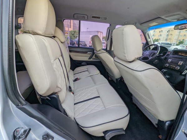 Mitsubishi Pajero 2010/ Silver LHD Gasoline AT SUV 4WD view 5