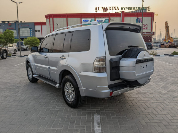 Mitsubishi Pajero 2010/ Silver LHD Gasoline AT SUV 4WD view 8