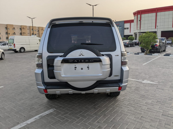 Mitsubishi Pajero 2010/ Silver LHD Gasoline AT SUV 4WD view 11