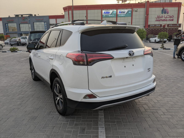 Toyota RAV 4 2018  White LHD Gasoline AT SUV 4WD view 3