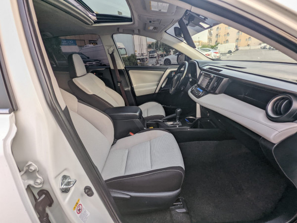 Toyota RAV 4 2018  White LHD Gasoline AT SUV 4WD view 6