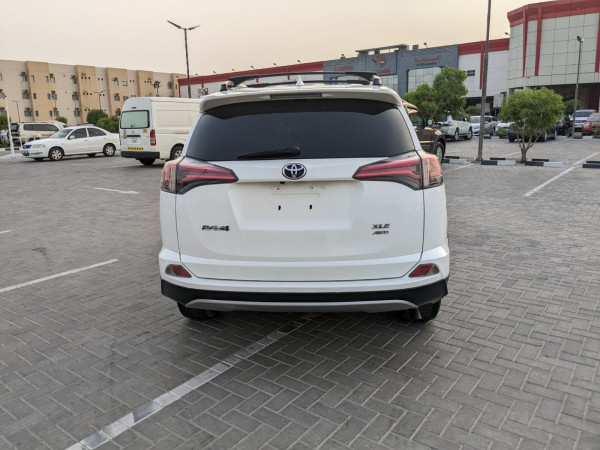 Toyota RAV 4 2018  White LHD Gasoline AT SUV 4WD view 9
