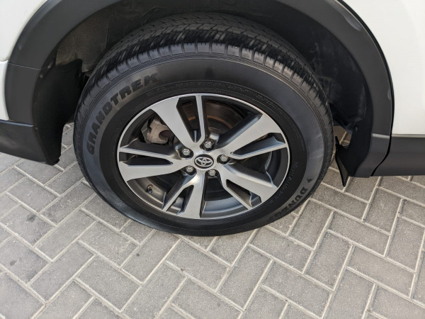 Toyota RAV 4 2018  White LHD Gasoline AT SUV 4WD view 10