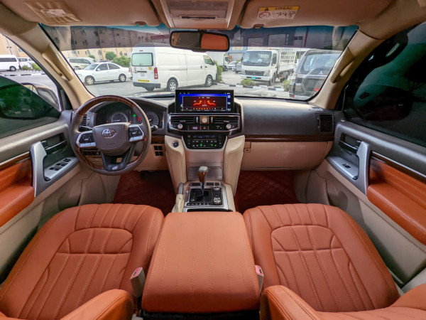 Toyota Land Cruiser 2013/ Black LHD Gasoline AT SUV 4WD view 4