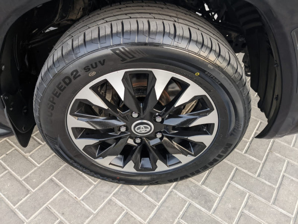 Toyota Land Cruiser 2013/ Black LHD Gasoline AT SUV 4WD view 8