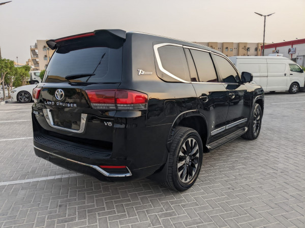 Toyota Land Cruiser 2013/ Black LHD Gasoline AT SUV 4WD view 9