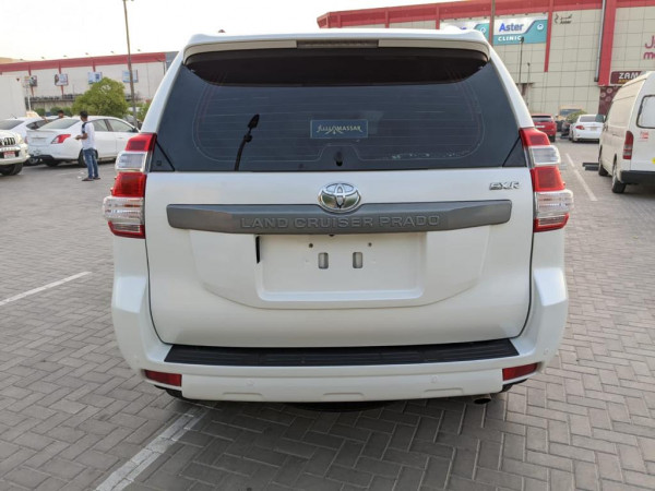 Toyota LAND CRUISER PRADO 2017  White LHD Petrol AT SUV 4WD