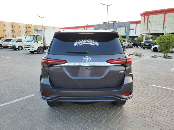 Toyota Fortuner 2017  Grey LHD Petrol AT SUV 4WD view 6