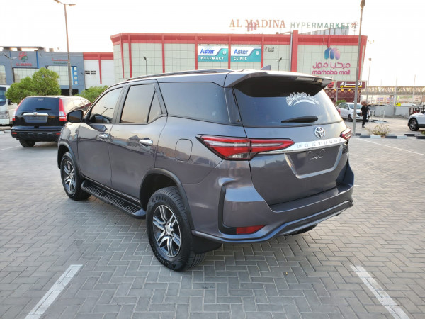 Toyota Fortuner 2017  Grey LHD Petrol AT SUV 4WD view 8