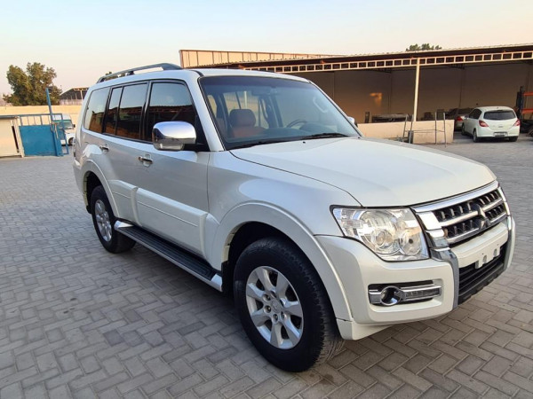 Mitsubishi Pajero 2017  Pearl White LHD Petrol AT SUV 4WD