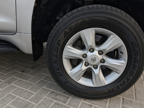 Toyota LAND CRUISER PRADO 2011  Silver LHD Petrol AT SUV 4WD view 4