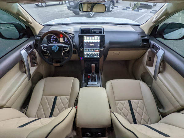 Toyota LAND CRUISER PRADO 2017/ White LHD Petrol AT SUV 4WD view 3