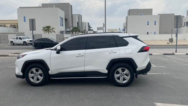 Toyota RAV 4 2019  White LHD Petrol AT SUV 4WD