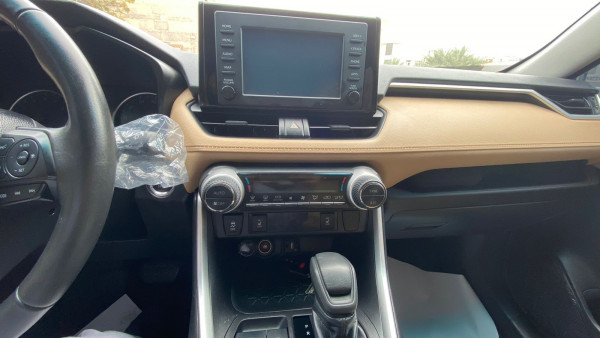 Toyota RAV 4 2019  White LHD Petrol AT SUV 4WD view 10