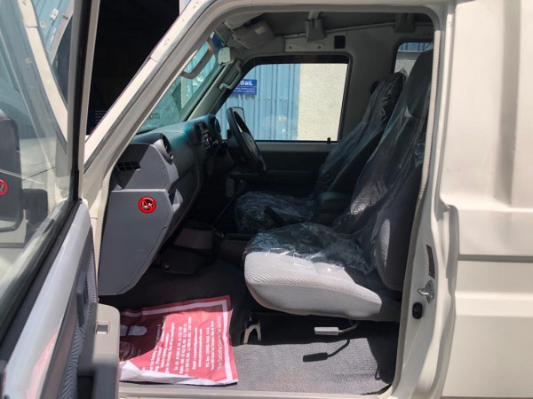 Toyota Land Cruiser HardTop 2010/ White RHD Diesel MT SUV 4WD view 13