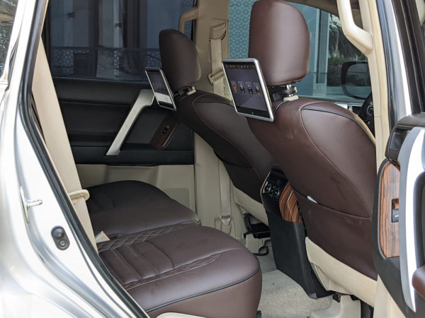 Toyota LAND CRUISER PRADO 2011  Silver LHD Petrol AT SUV 4WD view 9