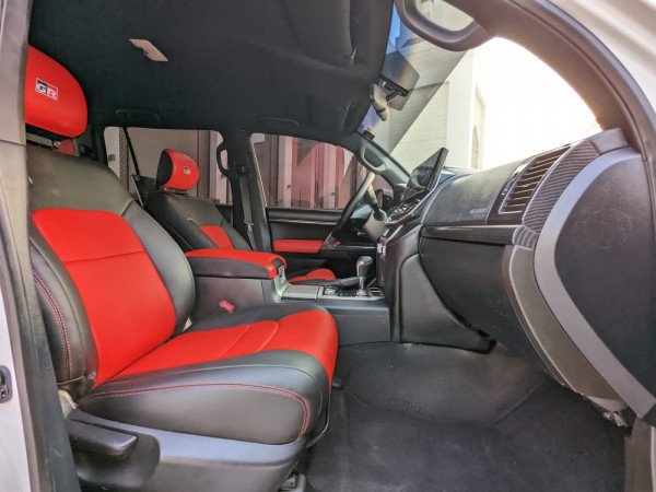 Toyota Land Cruiser 2014  White LHD Petrol AT SUV 4WD view 10