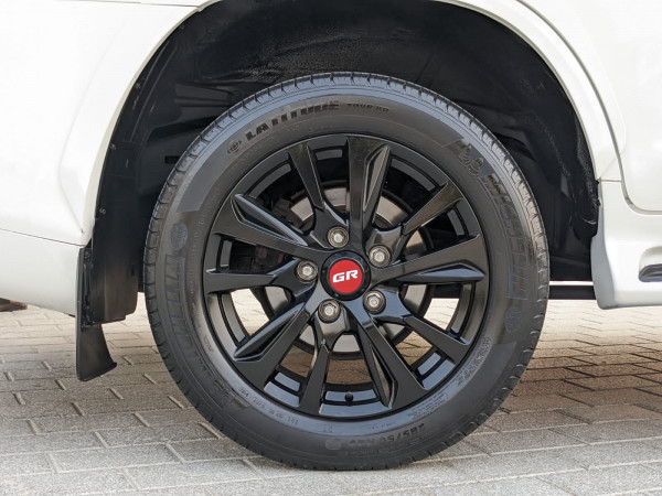 Toyota Land Cruiser 2014  White LHD Petrol AT SUV 4WD view 15