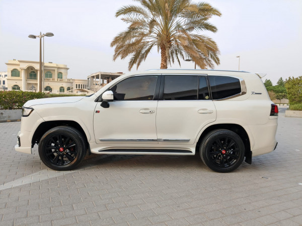 Toyota Land Cruiser 2014  White LHD Petrol AT SUV 4WD view 17