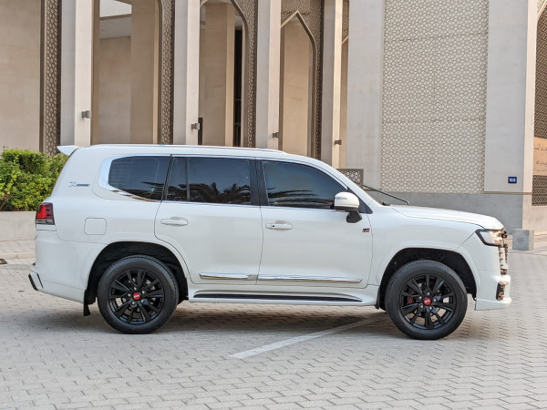 Toyota Land Cruiser 2014  White LHD Petrol AT SUV 4WD view 22