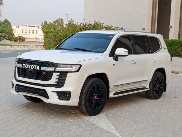 Toyota Land Cruiser 2014  White LHD Petrol AT SUV 4WD view 23