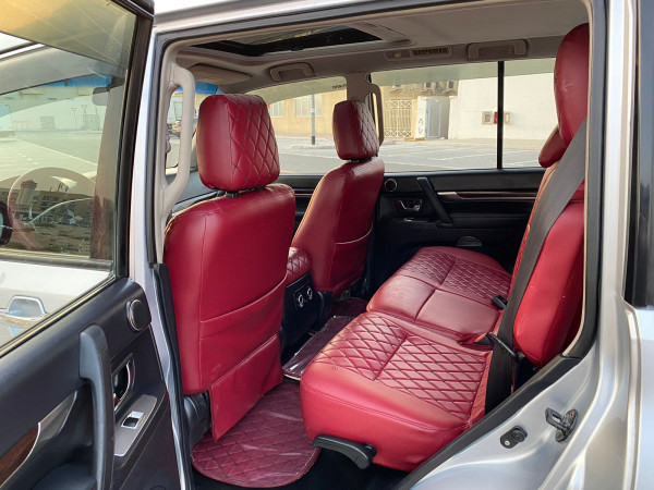 Mitsubishi Pajero 2009  Silver LHD Petrol AT SUV 4WD view 2
