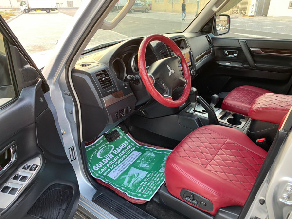 Mitsubishi Pajero 2009  Silver LHD Petrol AT SUV 4WD view 8