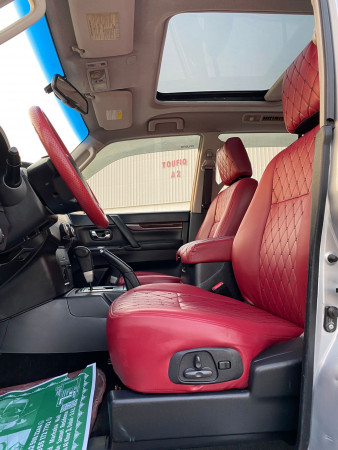Mitsubishi Pajero 2009  Silver LHD Petrol AT SUV 4WD view 9
