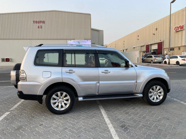 Mitsubishi Pajero 2009  Silver LHD Petrol AT SUV 4WD view 13