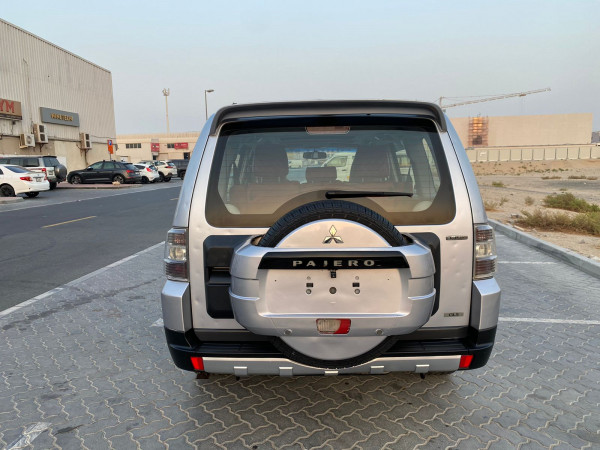 Mitsubishi Pajero 2009  Silver LHD Petrol AT SUV 4WD view 16