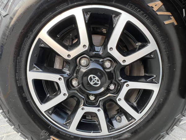 Toyota Tundra 2014  Silver LHD Petrol AT Pickup 4WD view 7