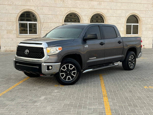 Toyota Tundra 2014  Silver LHD Petrol AT Pickup 4WD view 10