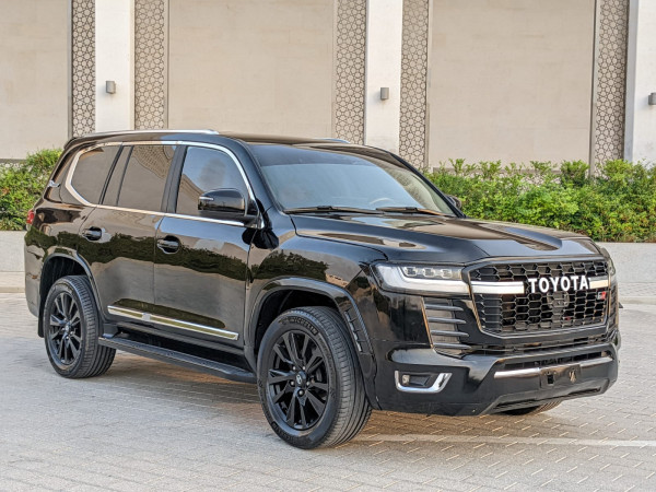 Toyota Land Cruiser 2014/ Black LHD Petrol AT SUV 4WD view 3