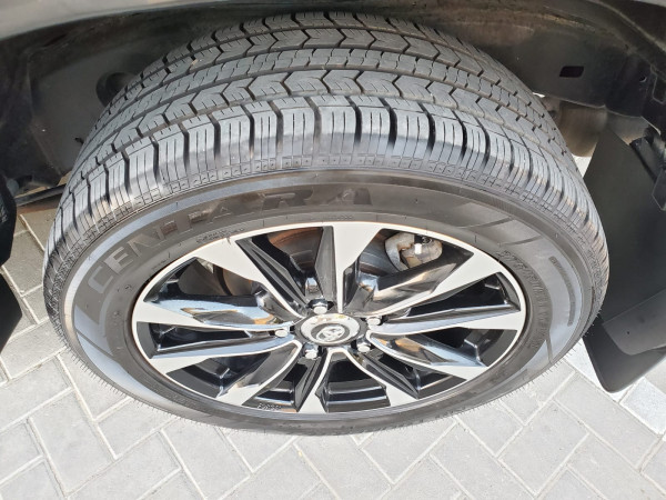 Toyota Land Cruiser 2008  Black LHD Petrol AT SUV 4WD view 2