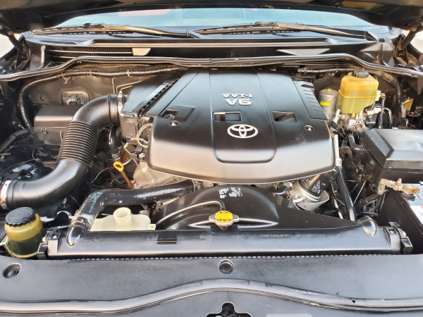 Toyota Land Cruiser 2008  Black LHD Petrol AT SUV 4WD view 5