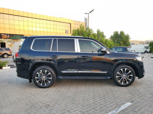 Toyota Land Cruiser 2008  Black LHD Petrol AT SUV 4WD view 8