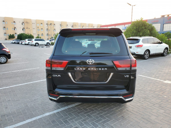 Toyota Land Cruiser 2008  Black LHD Petrol AT SUV 4WD view 9