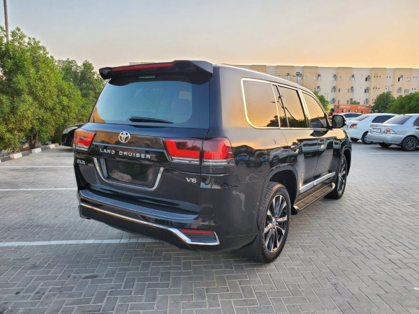 Toyota Land Cruiser 2008  Black LHD Petrol AT SUV 4WD view 13