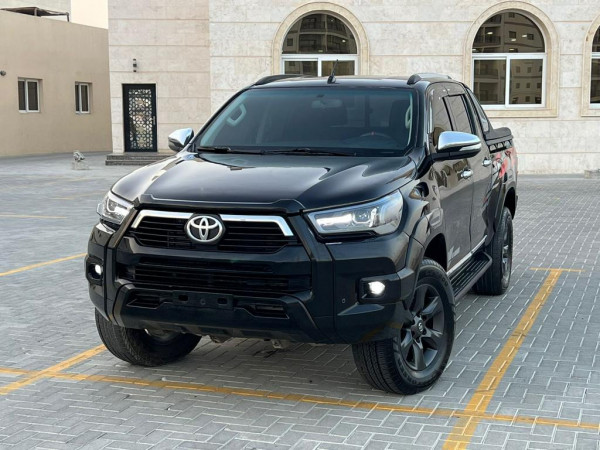 Toyota Hilux 2018  Black LHD Petrol AT Pickup 4WD view 8