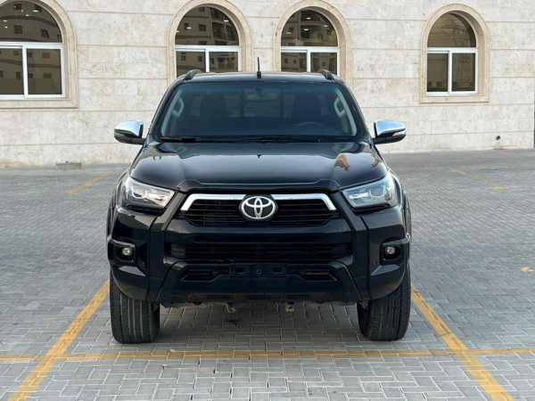 Toyota Hilux 2018  Black LHD Petrol AT Pickup 4WD view 9